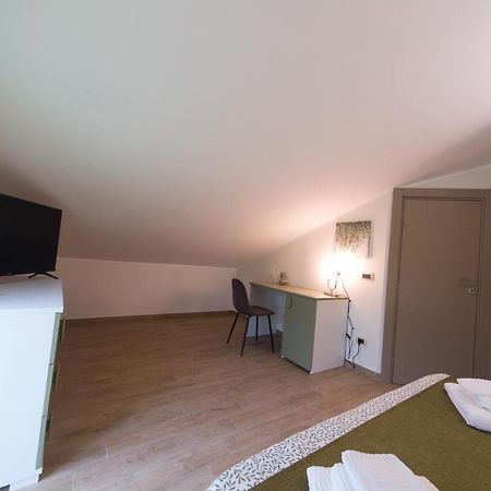 Slow Chic Apartment Beb Policlinico Мессина Экстерьер фото