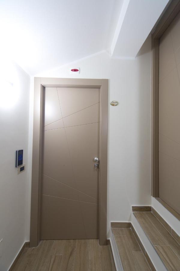 Slow Chic Apartment Beb Policlinico Мессина Экстерьер фото