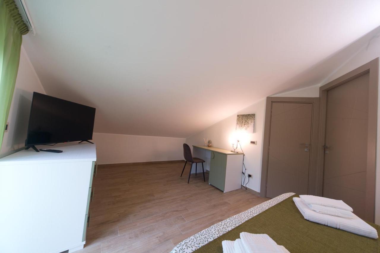 Slow Chic Apartment Beb Policlinico Мессина Экстерьер фото