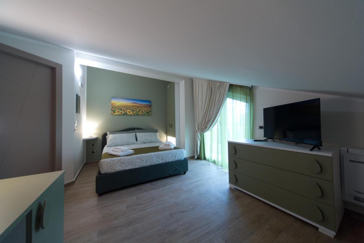 Slow Chic Apartment Beb Policlinico Мессина Экстерьер фото